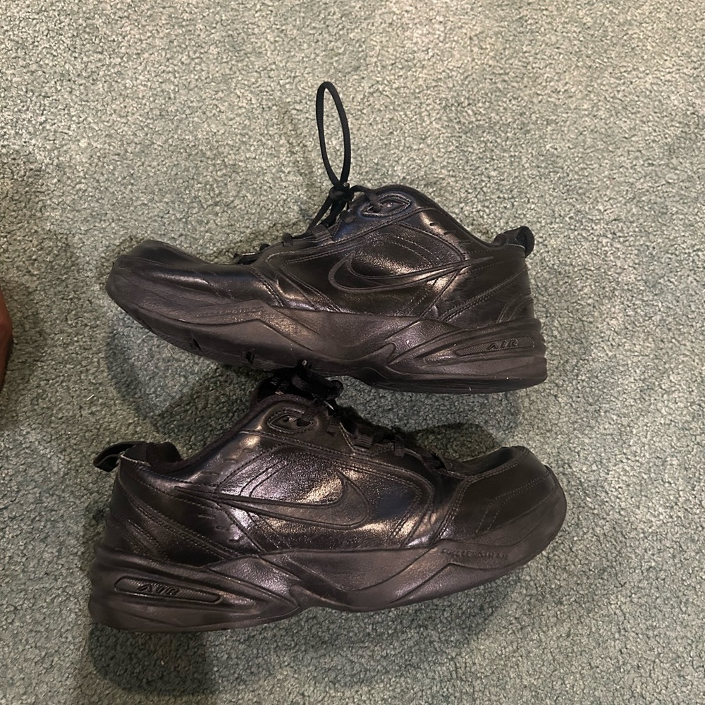 Nike air monarch Black Athletic Shoes